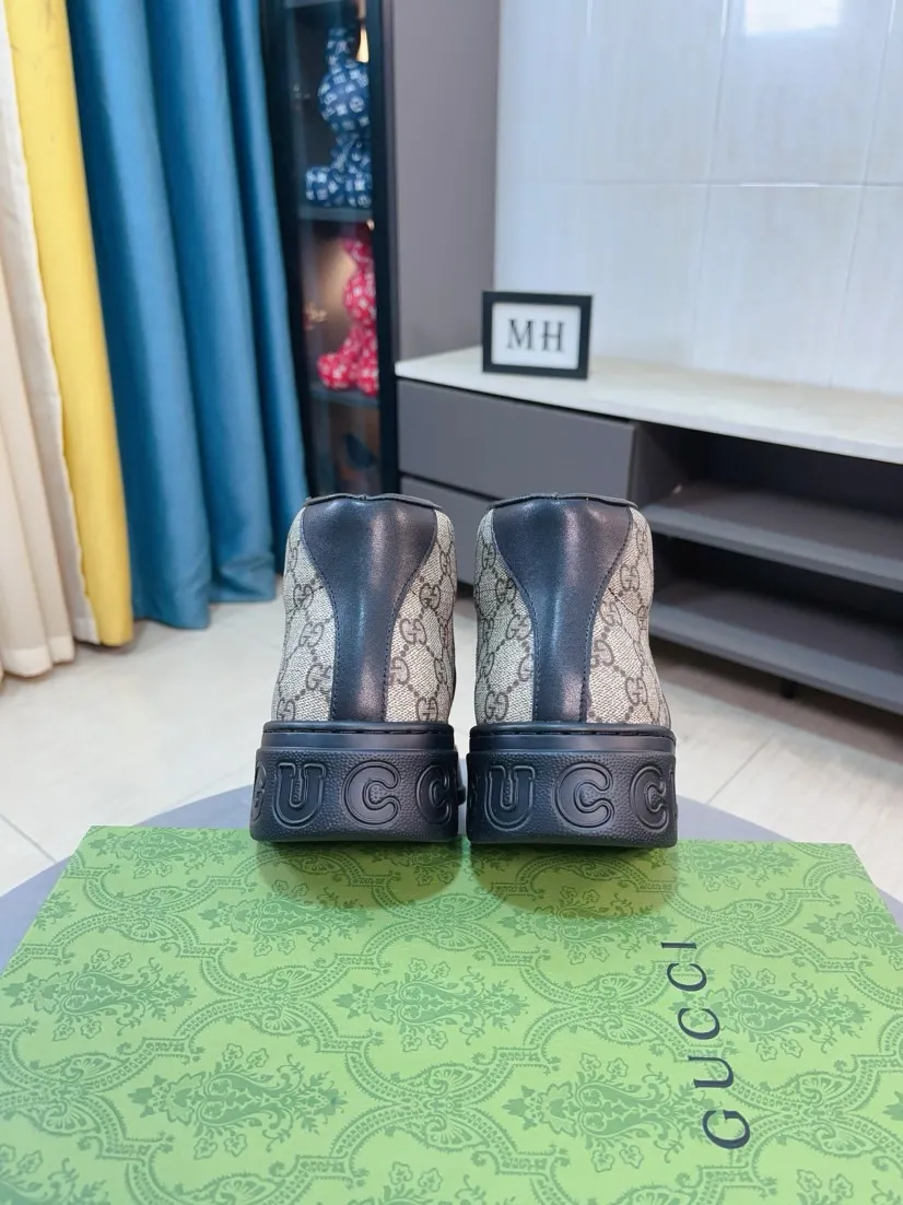 Factory price 438🌹🌹GUCCI [Gucci] New high-top men's shoes, a high-end brand, the latest fashionable casual men's shoes, trendy and versatile, relaxed and sporty style, uppers imported from Italy, first-layer cowhide, genuine leather lining, and ultra-fine workmanship. Original personalized fashionable rubber wear-resistant outsole, light and comfortable on the foot, size 38-44
